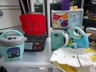 Mixed Play Kitchen Lot