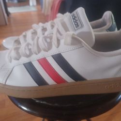 Adidas Sneakers