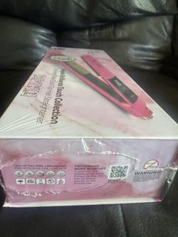 Royale Cooltip Hair Straightener , Touchscreen 650 $ Dollars Retail