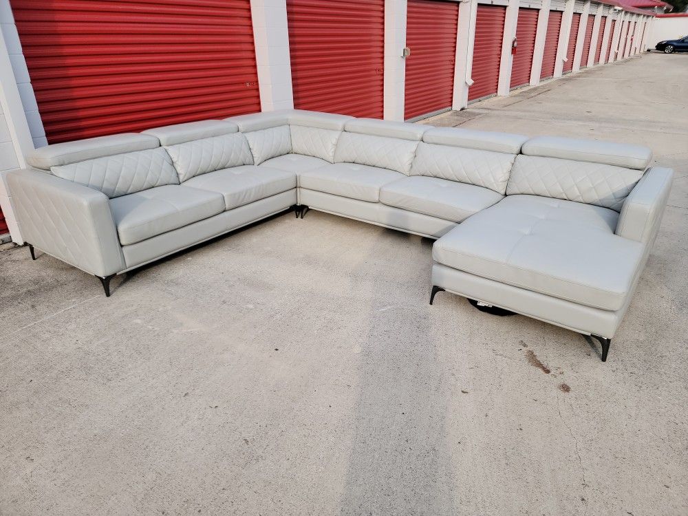 🚛 FREE DELIVERY 🚛 Gray/Grey Sofia Vergara Collection Leather 4 piece Sectional