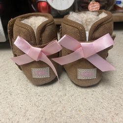 Baby Uggs Size 2/3 