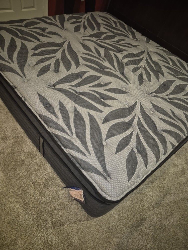 🛏️ King Mattress & Box Spring – $1,500 OBO