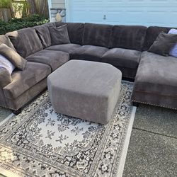 Nice Grey Sectional Delivery Available 🚚