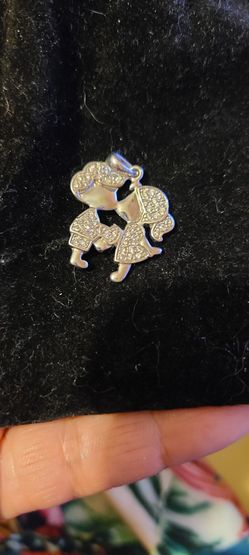 Kissing couple Charm For Couples