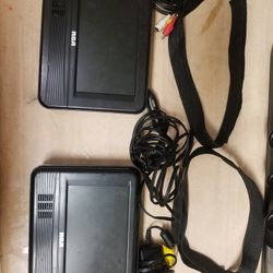 RCA 7" Screens Mobile DVD System with Dual Screens - DRC69705E White Audio Core Beat Up, Eject Level Is Chipped But It Still  Closes  