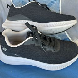 SKETCHERS BRAND NEW SIZE 7 No Box $25.00