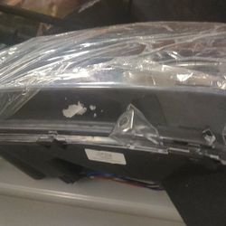 Nissan Titan Headlight( Make An Offer) Only Left Headlight 