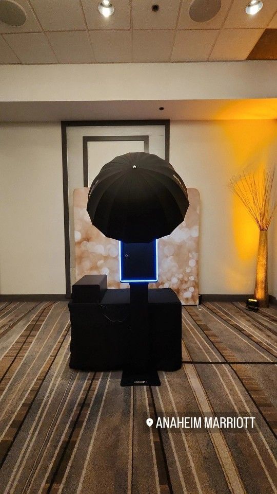 BLACK PHOTO BOOTH FOR SALE