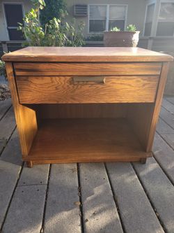 Vintage Mid-Century Modern Lane Oak Nightstand / Side Table (1976)