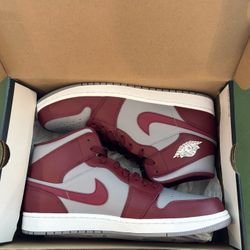 2022 Air Jordan 1 Mid 'Cherrywood Red'