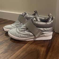 Sorel Stylish Silver Winter Boots