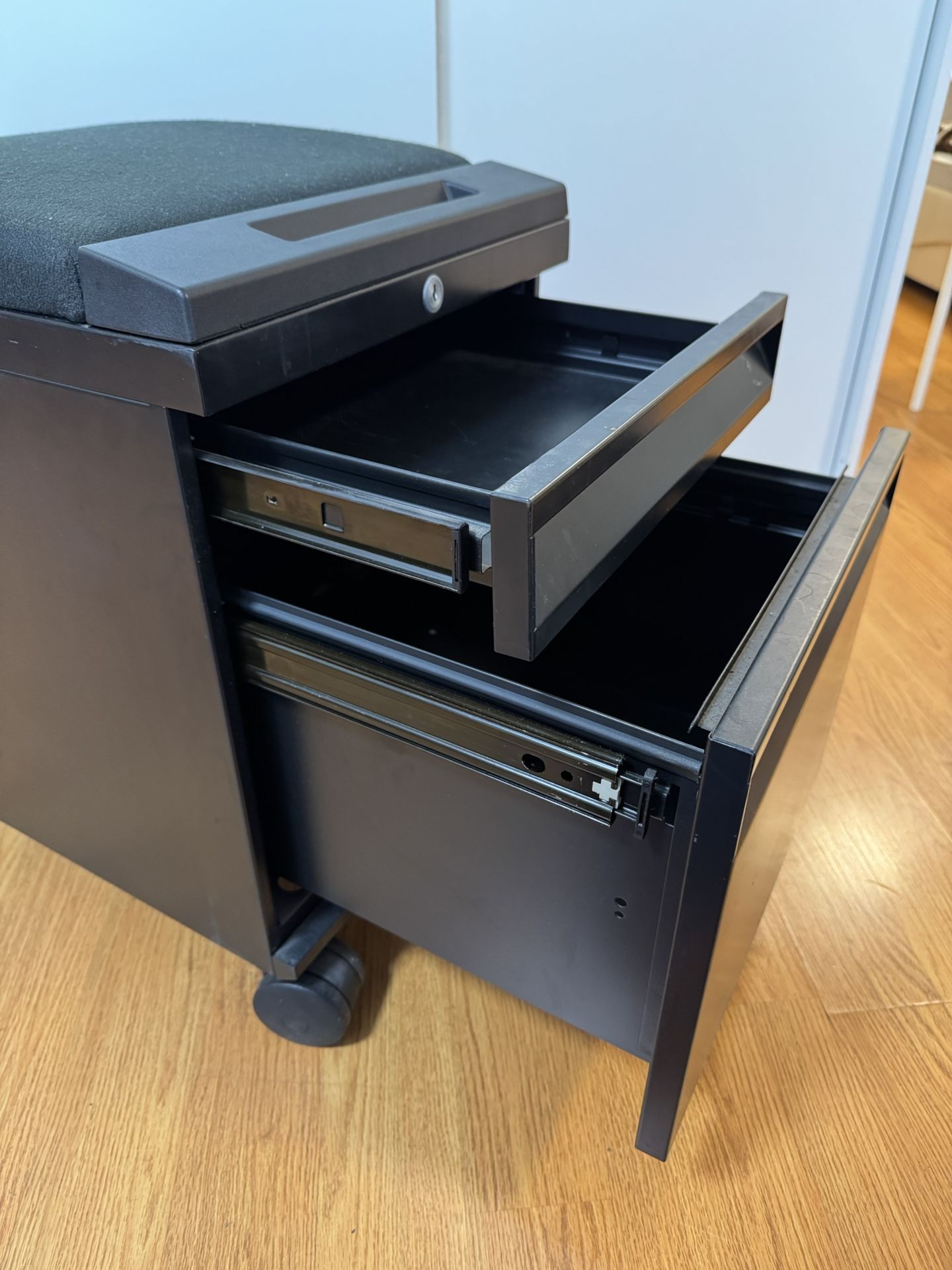 Drawer Mobile File Cabinet With Seat