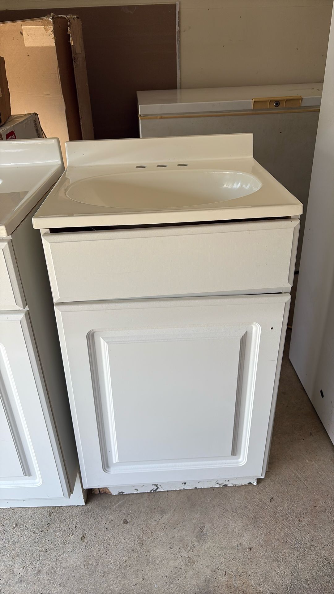 2 Sinks w/ Bottom Cabinet