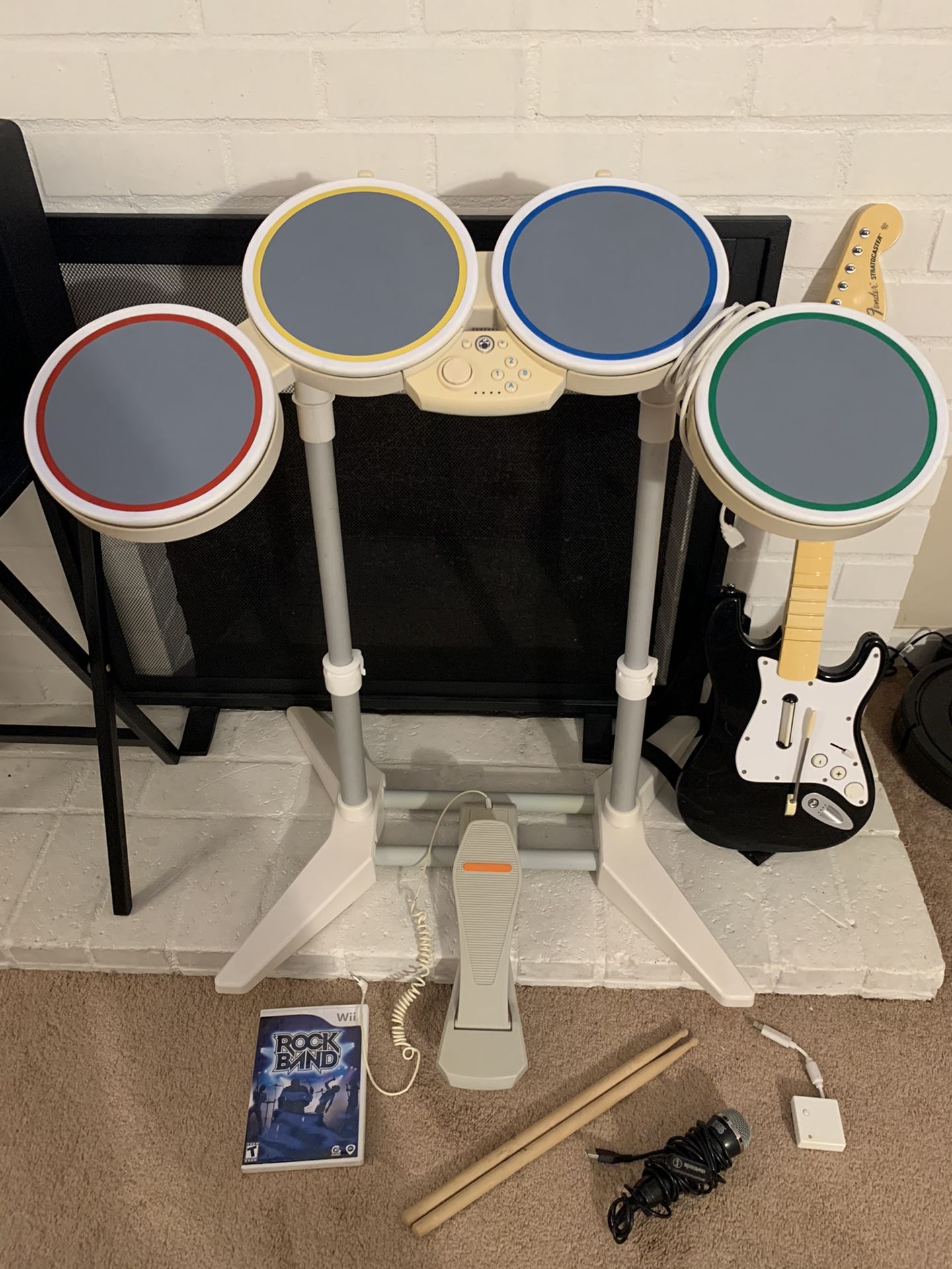 Nintendo Wii Rock Band Set Drums Pedal Wireless Fender Guitar Dongle Mic & Game