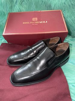 Bruno Magli Black leather Slip On Loafers With Apron Stitch M/8.5 Raging Black.