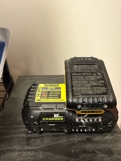 Dewalt 6amp charger and 2ah battery