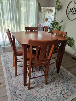 Dining room table