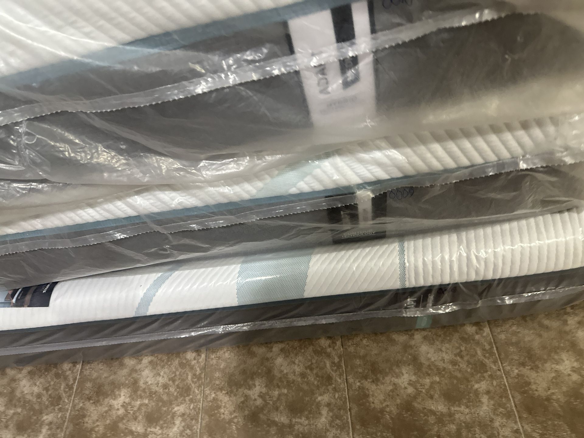 King Queen Size Tempurpedic ProAdapt, ProBreeze, LuxeBreeze Mattress Pro Breeze /Luxe Adapt /Pro Adapt /Adapt /cloud /Tempur pedic contour Supreme
