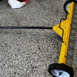 30” Magnetic Floor Sweeper 