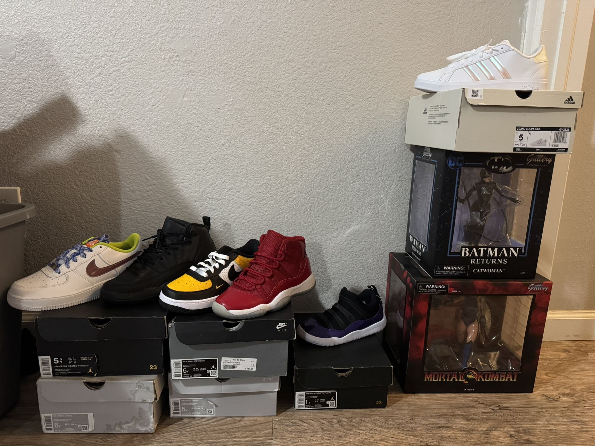 Youth Shoes N Figures