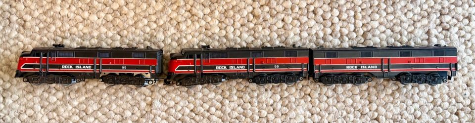 Vintage Marx O Scale Rock Island #99 Diesel Locomotive ABA Engine Set (OBO)