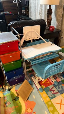 Kids Adjustable Desk and Chair Set with Rainbow Drawer