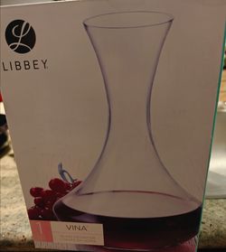 LIBBEY Vina glass decanter 65oz