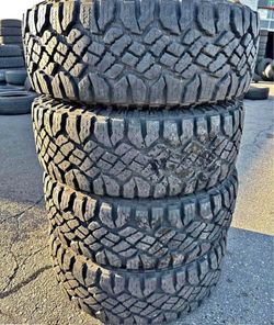 285/70/17 Goodyear 📍📍 Vendo un set de llantas con 80% de vida las 4 📍🌟