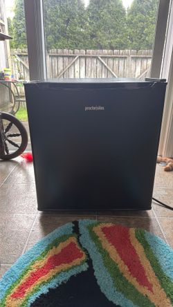 Proctor/Silex Mini-fridge