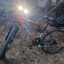 Genesis Two Nine 21 Speed Mountain Bike W/ Accessories 