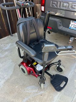 Electric wheelchair