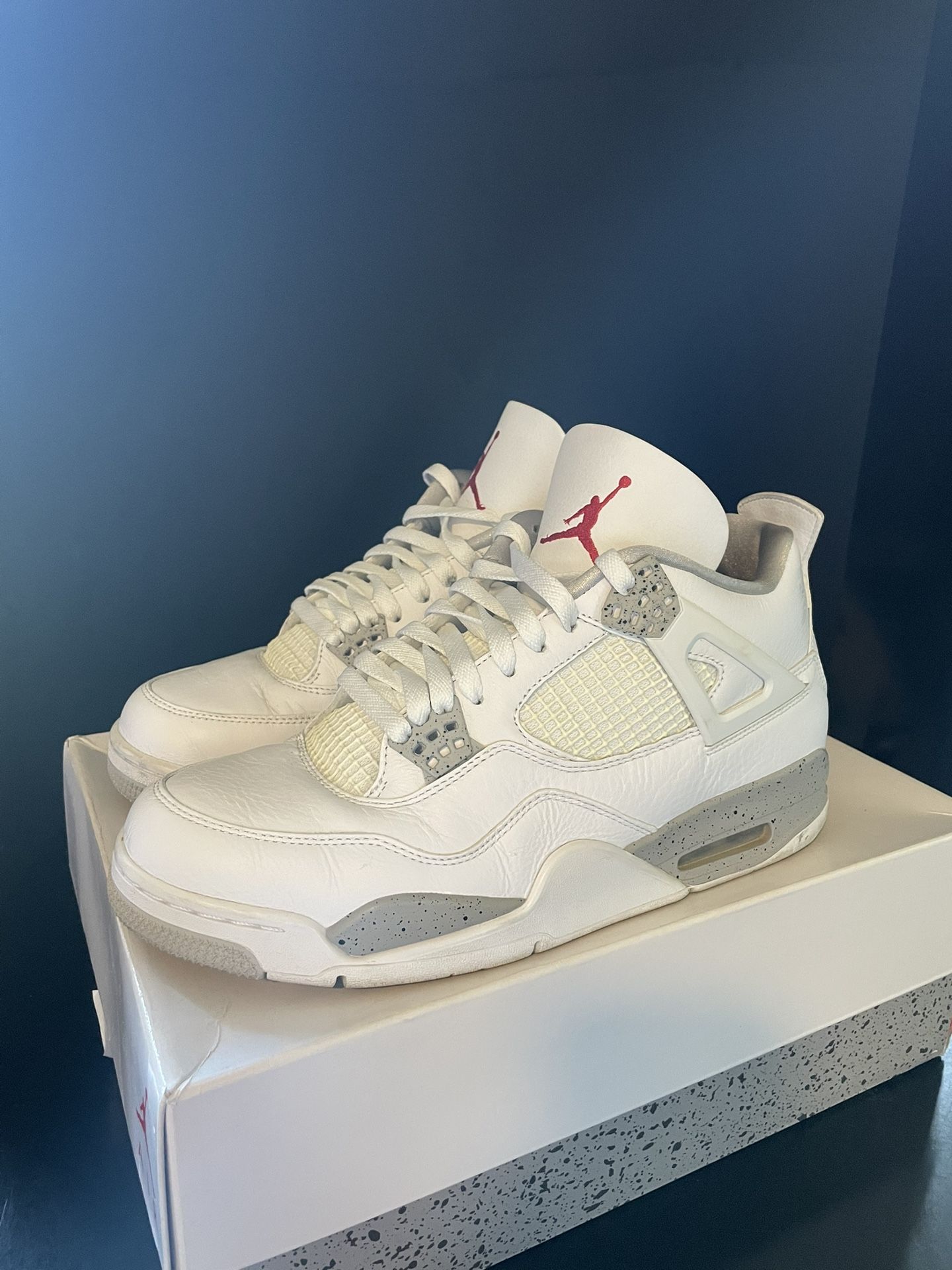 Air Jordan 4 Retro “white Oreo” size 10.5