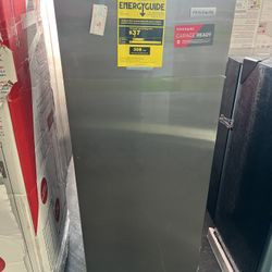 Frigidaire 21.26 in. wide 6.5 cu. ft. Upright Freezer, Platinum Silver