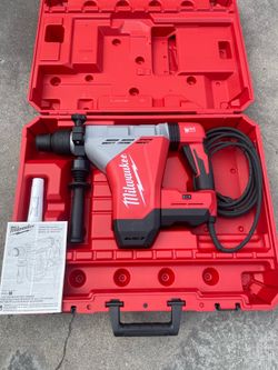 Milwaukee 1-3/4 in. SDS-MAX Rotary Hammer Corded  $625 New