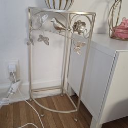 Gold Plant stands, MOVING OUT NEED THEM GONE!!