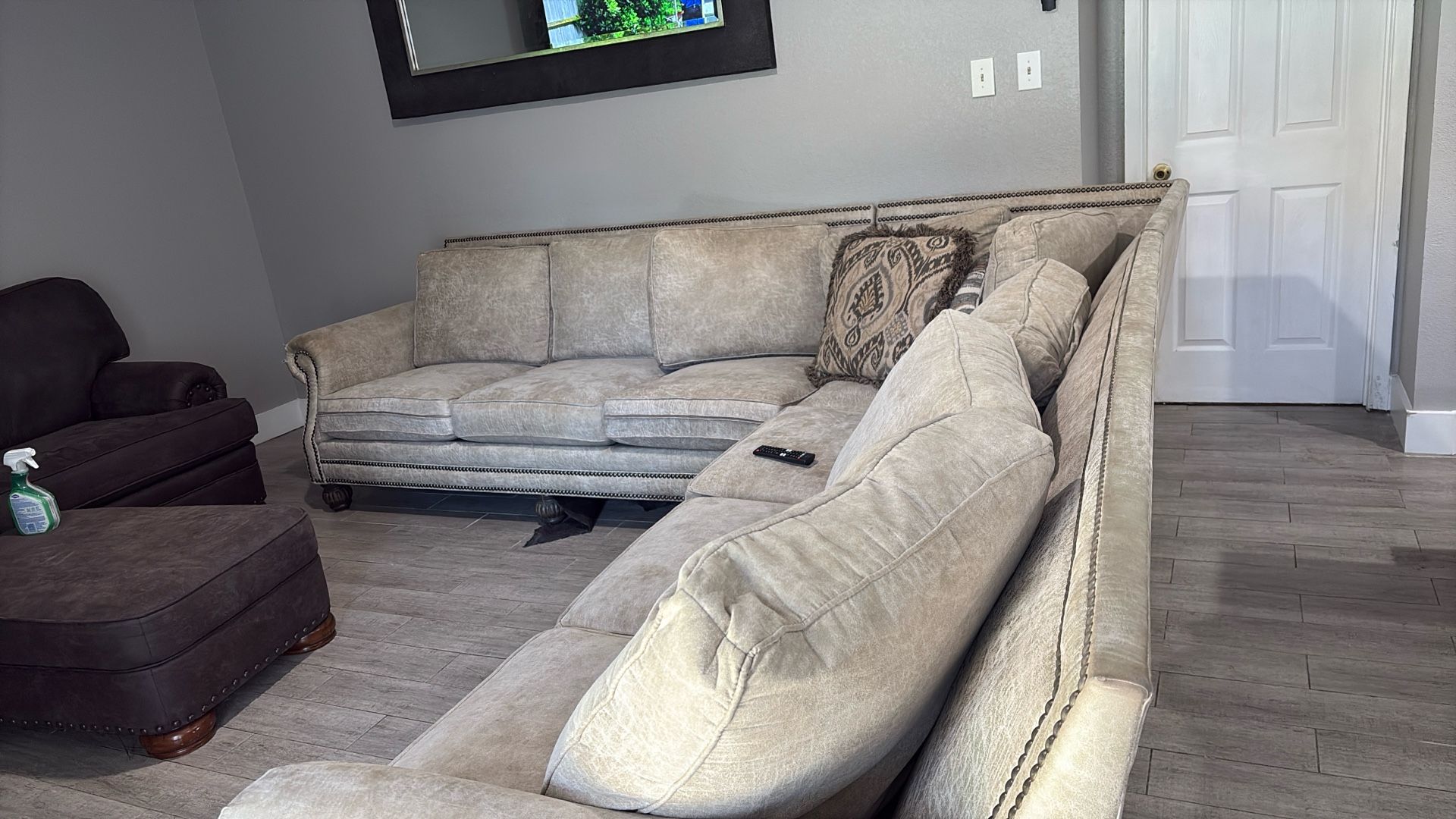 Sectional , Bought At Gallery Furniture 5 Years Ago I Don’t Have The Time To Fix It From Our Puppy Damages