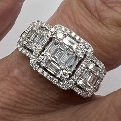Stunning! 14K White Gold Diamond Cluster Ring-Size 7.5