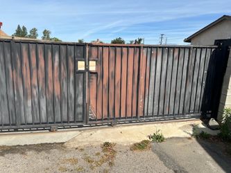 Rolling gate