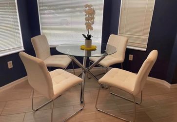 Mesa de Comedor de Vidrio con 4 Sillas Blancas | Excelente Estado