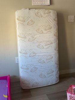 Toddler bed