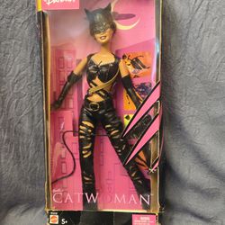 Catwoman ((Halle Berry) Collectable Doll
