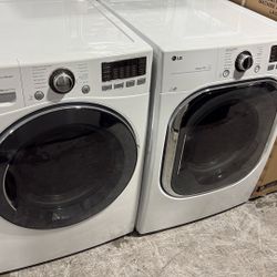 LG Frontload Washer Gas Dryer Set