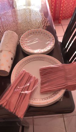 Party dinnerware set rose gold