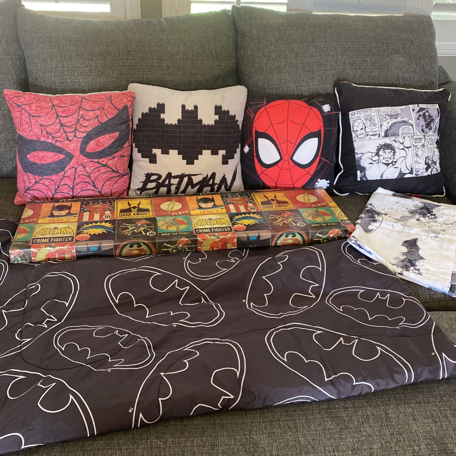 Batman/spider Man Bedding And Sign 