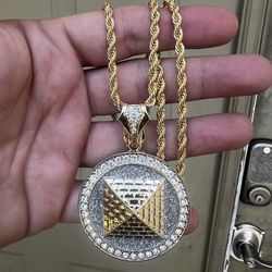 14k Gold Rope Chain And Pyramid Pendant