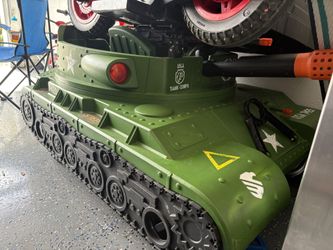 Electric kids ride-on tank