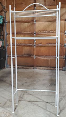 Bathroom shelves