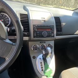 Nissan Sentra 2010.             Mills 158,500