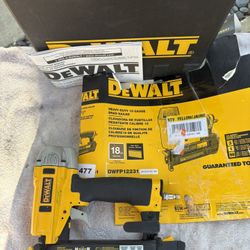Dewalt 18-Gauge Pneumatic Brad Nailer-DWFP12231-New/Unused/Open Box, Hard Case