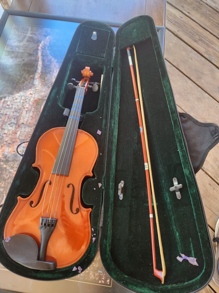 C.M.T Violin